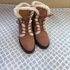 Michael Kors Trudy ankle Tan suede with faux fur lining.